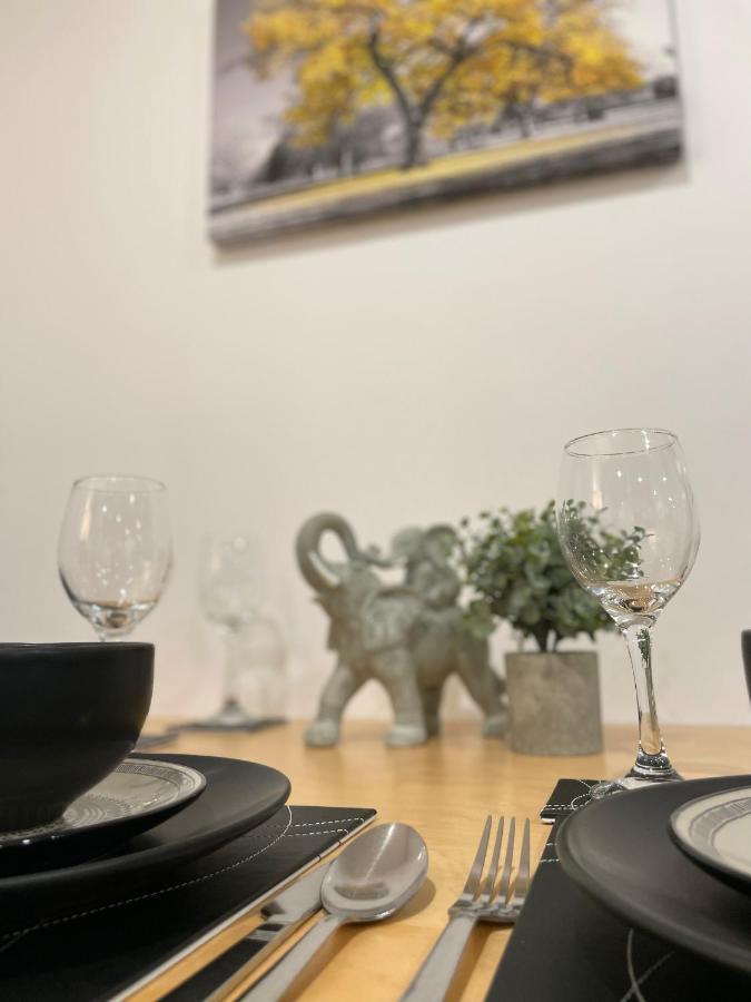 Luxurious 2 Bed Apartment In Heart Of Burnley With Private Parking 外观 照片